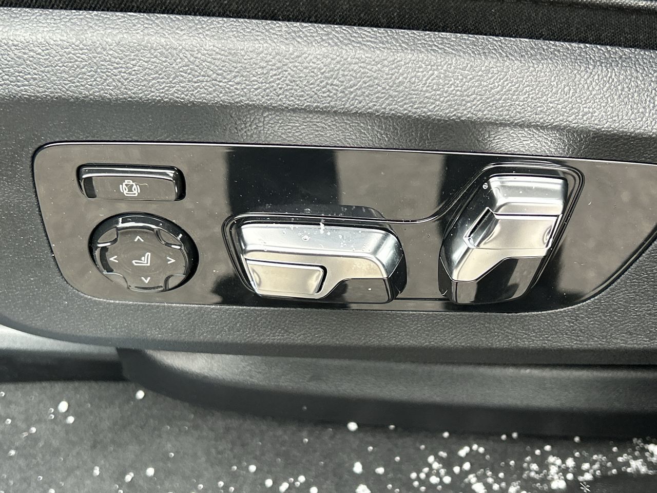 2025 BMW X6 in Aurora, Ontario