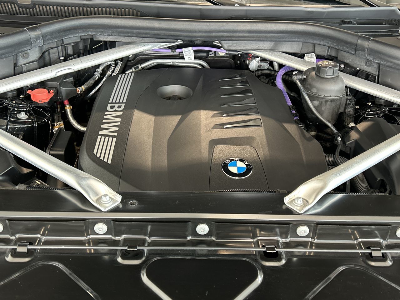 2025 BMW X6 in Aurora, Ontario