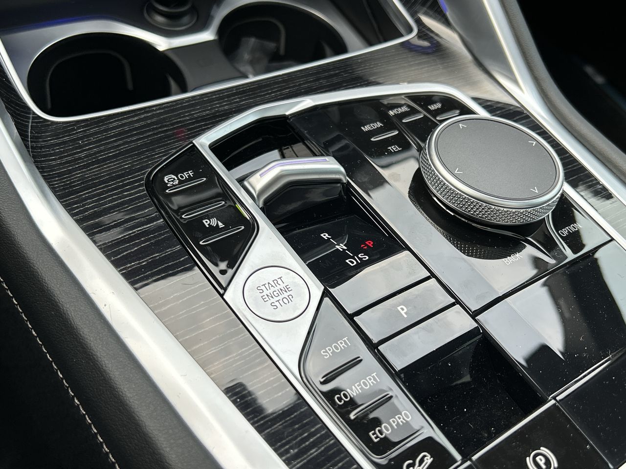 2025 BMW X6 in Aurora, Ontario