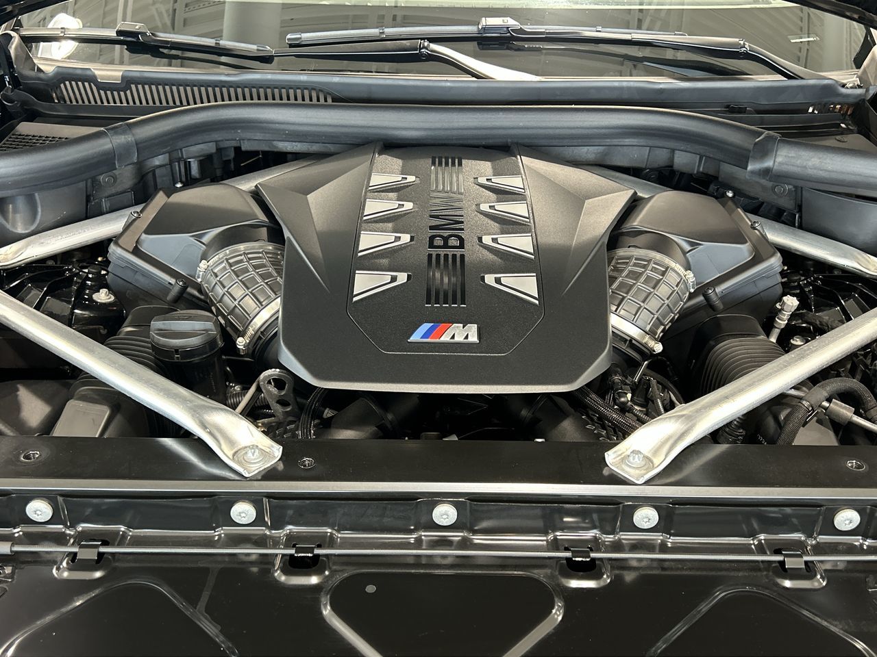 2025 BMW X6 in Aurora, Ontario