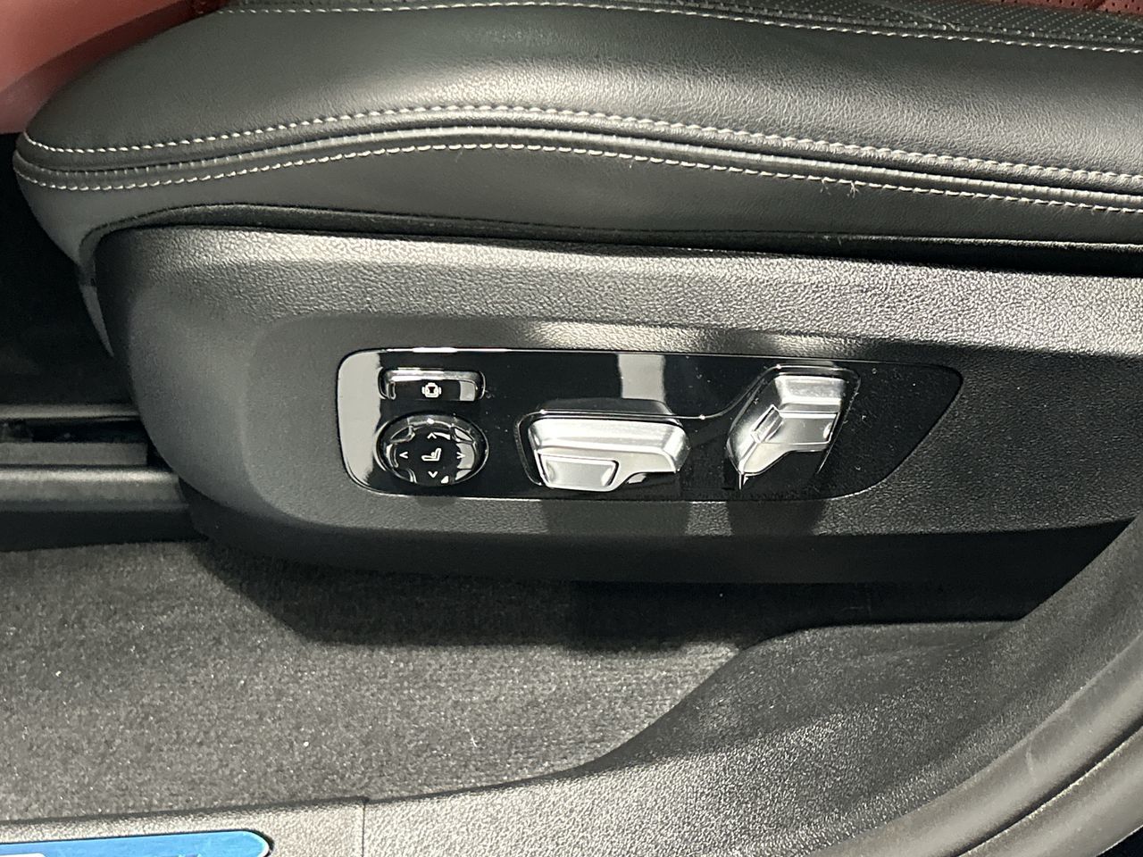 2025 BMW X6 in Aurora, Ontario