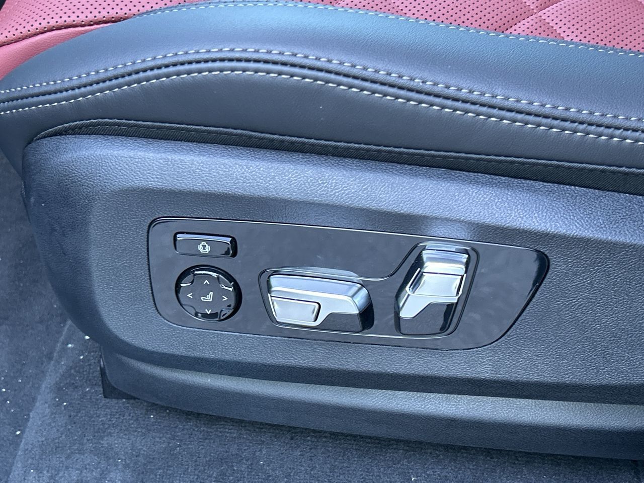 2027 BMW X6 in Aurora, Ontario