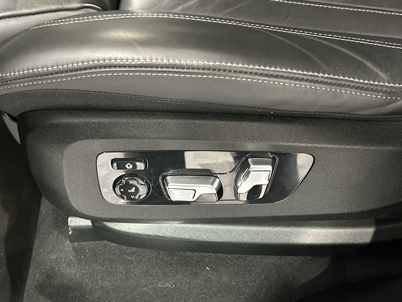 2023 BMW X7 in Aurora, Ontario