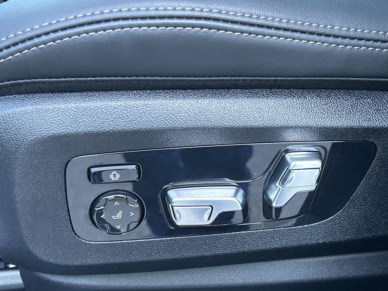 2027 BMW X7 in Aurora, Ontario