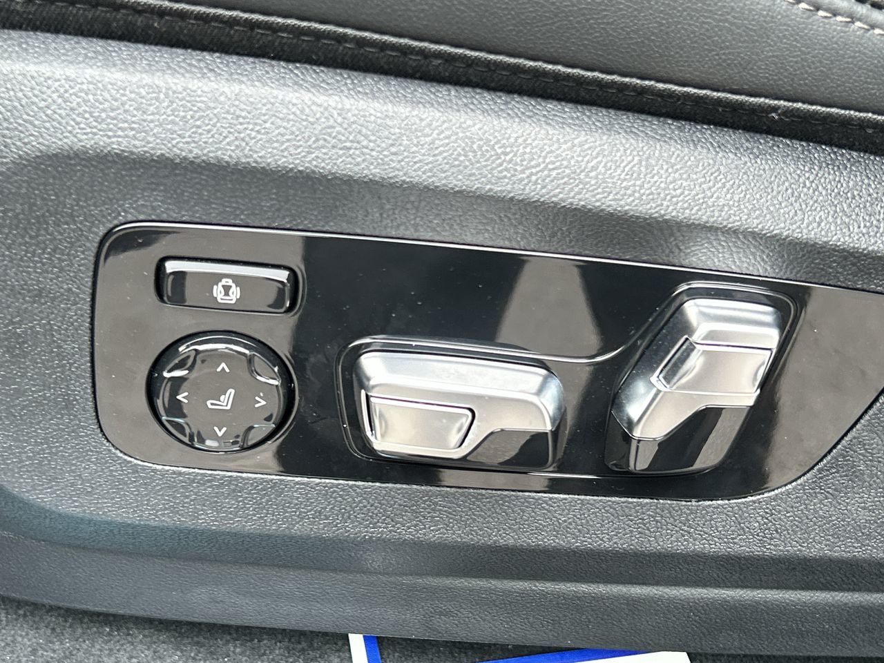 2027 BMW X7