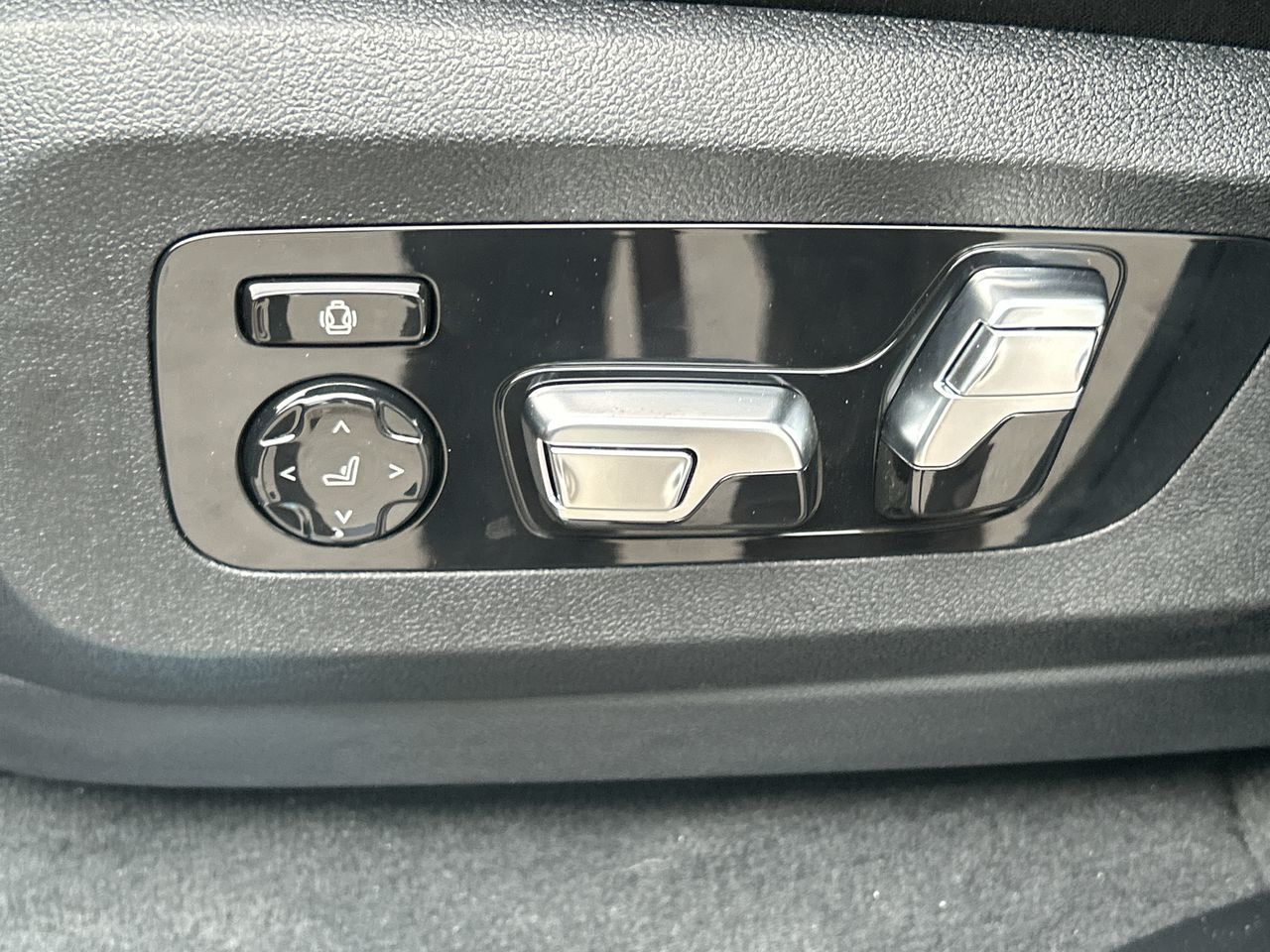 2027 BMW X7 in Aurora, Ontario