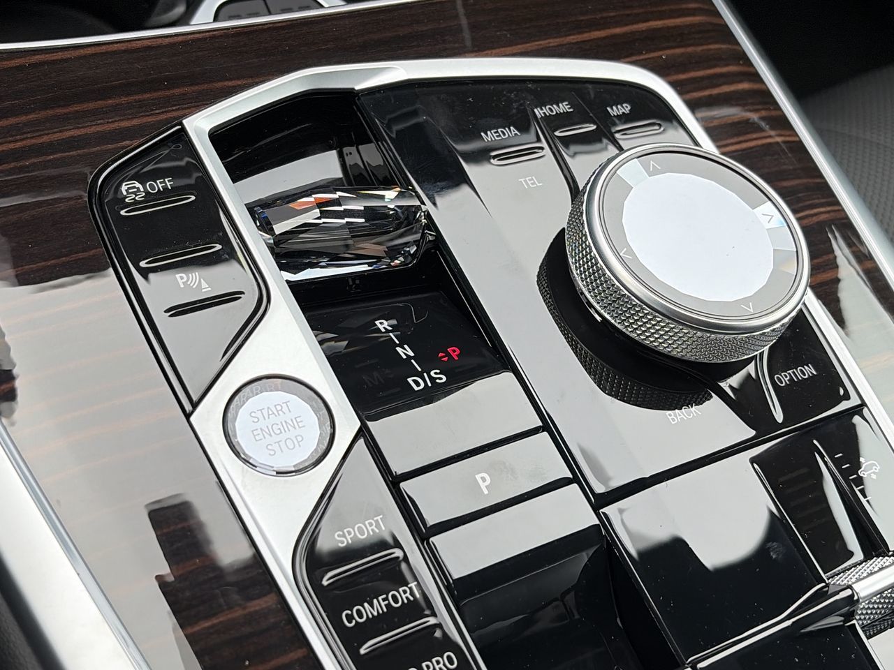 2027 BMW X7