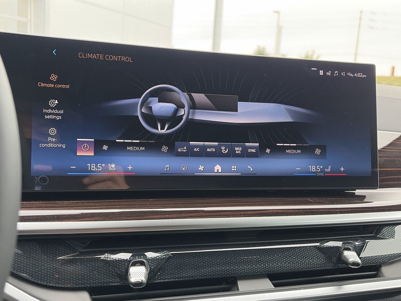 2027 BMW X7
