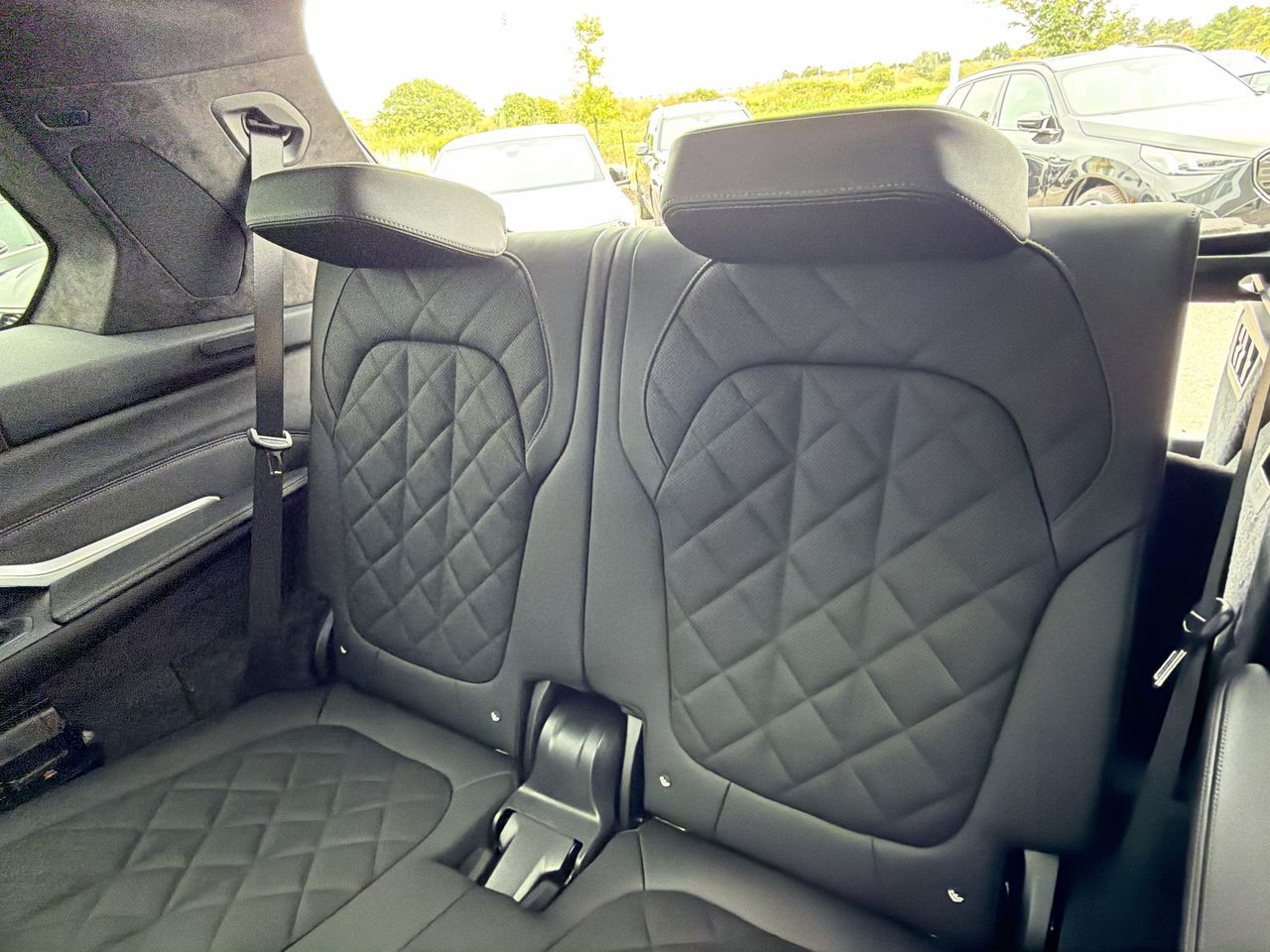 2027 BMW X7