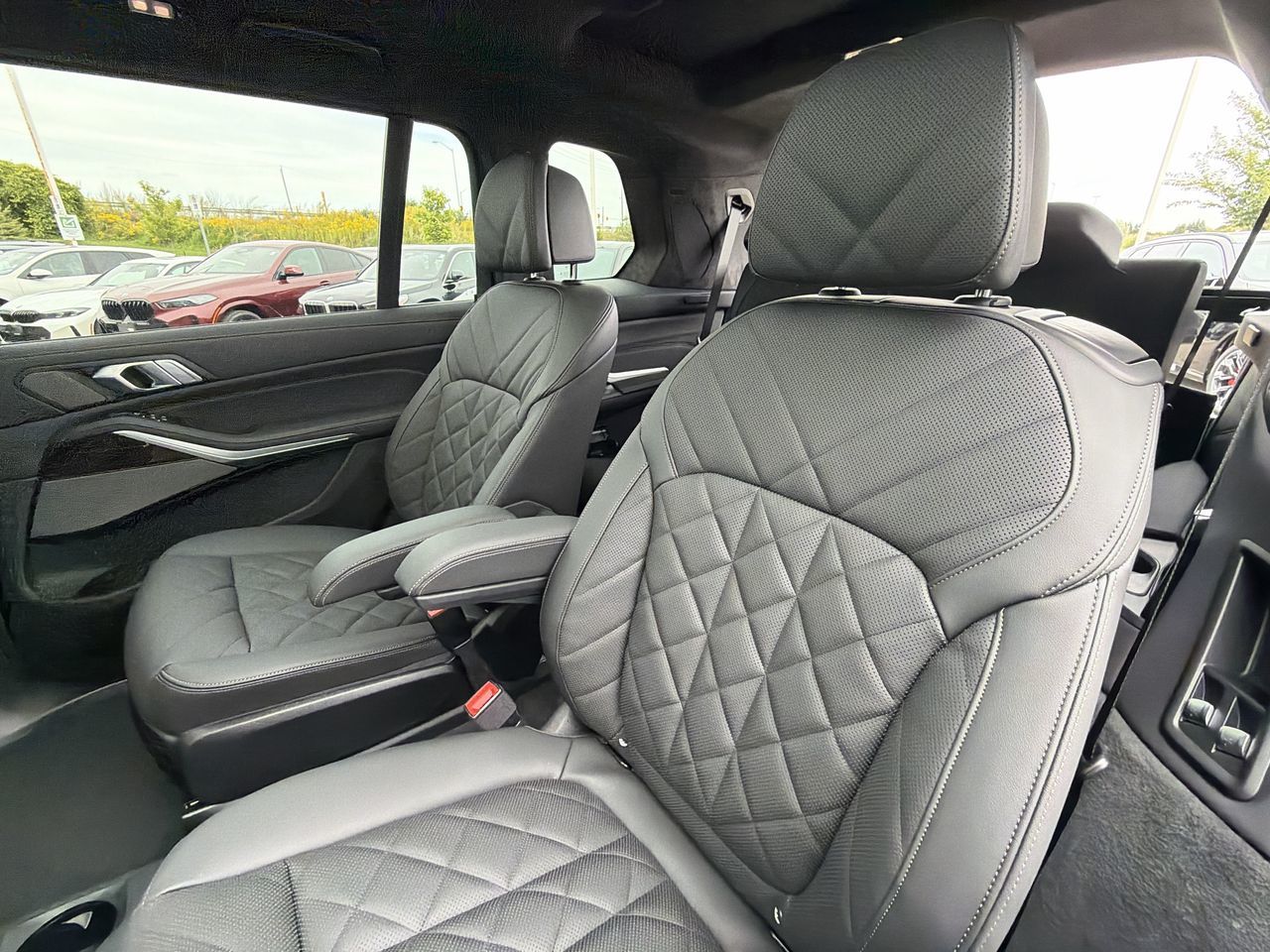 2027 BMW X7