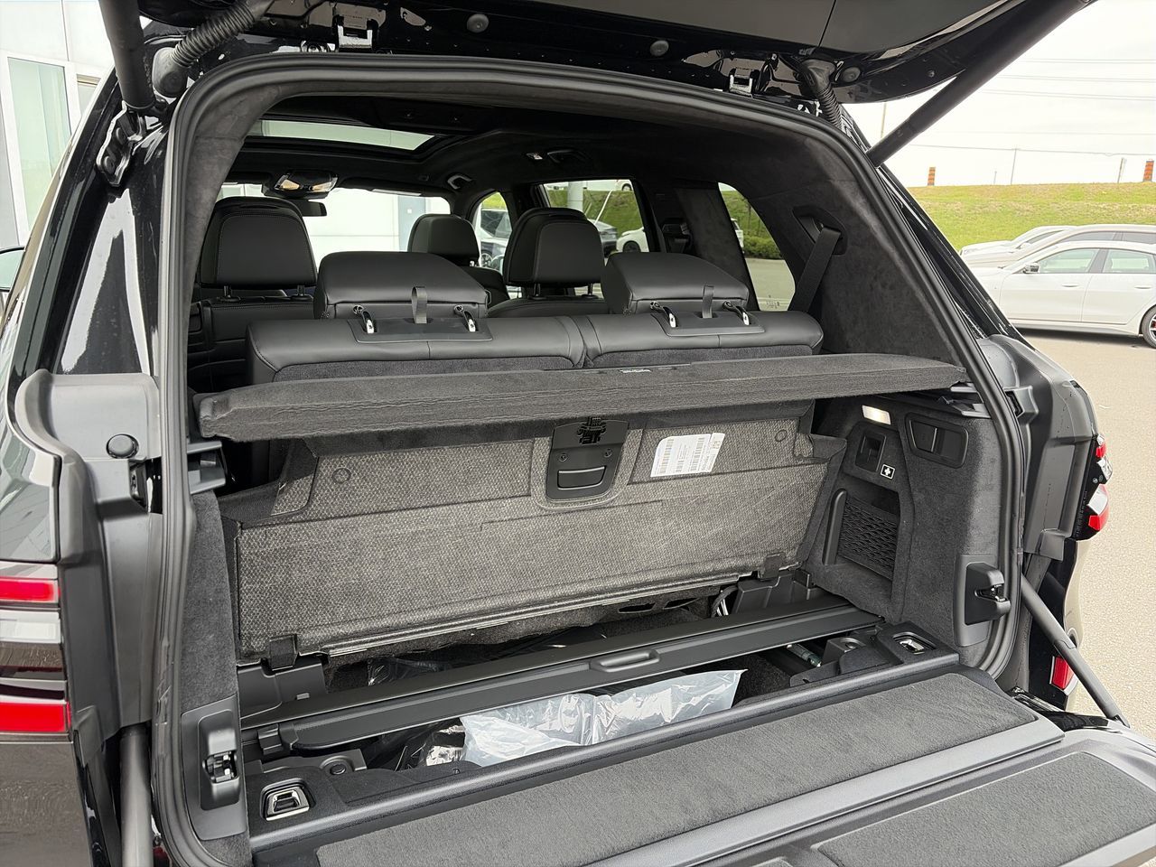 2027 BMW X7