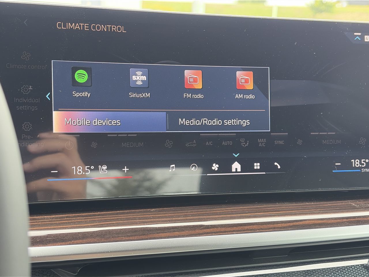 2027 BMW X7