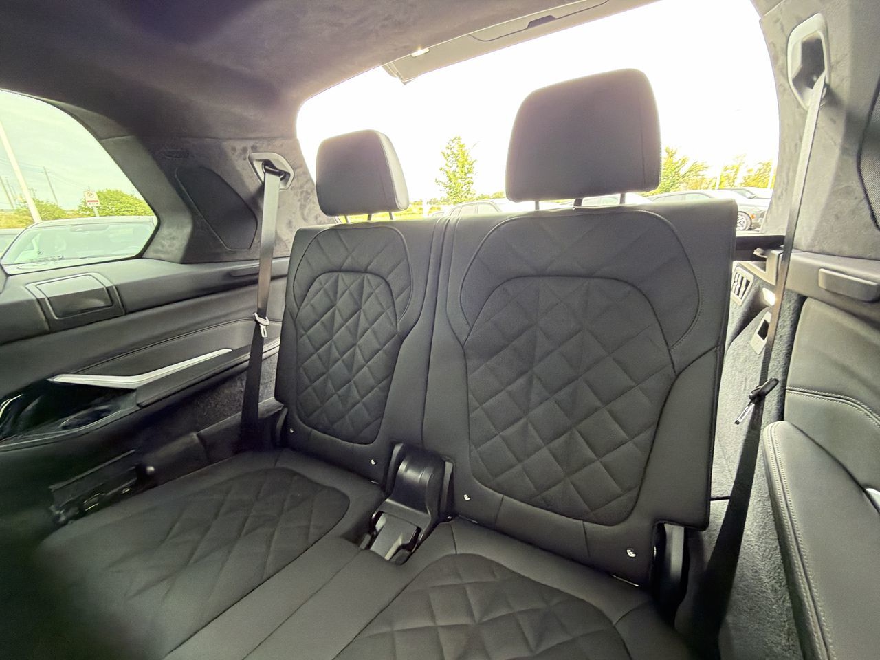 2027 BMW X7