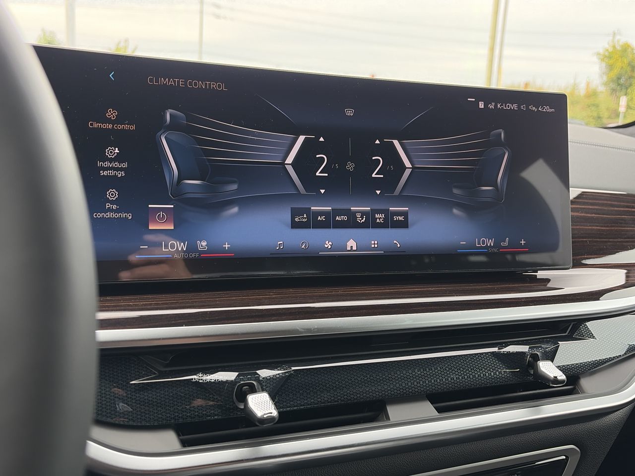 2027 BMW X7