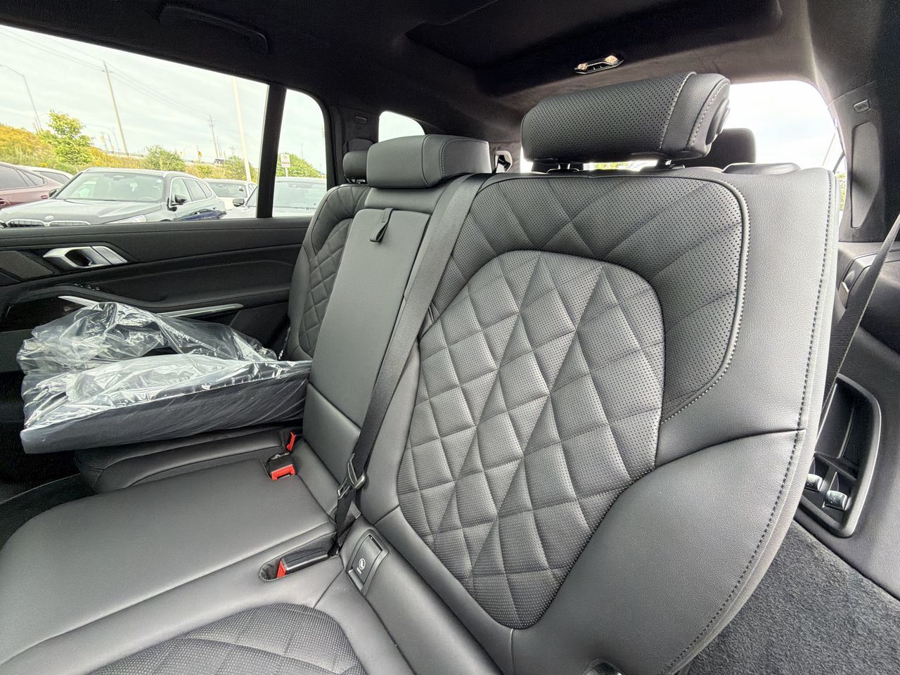 2027 BMW X7