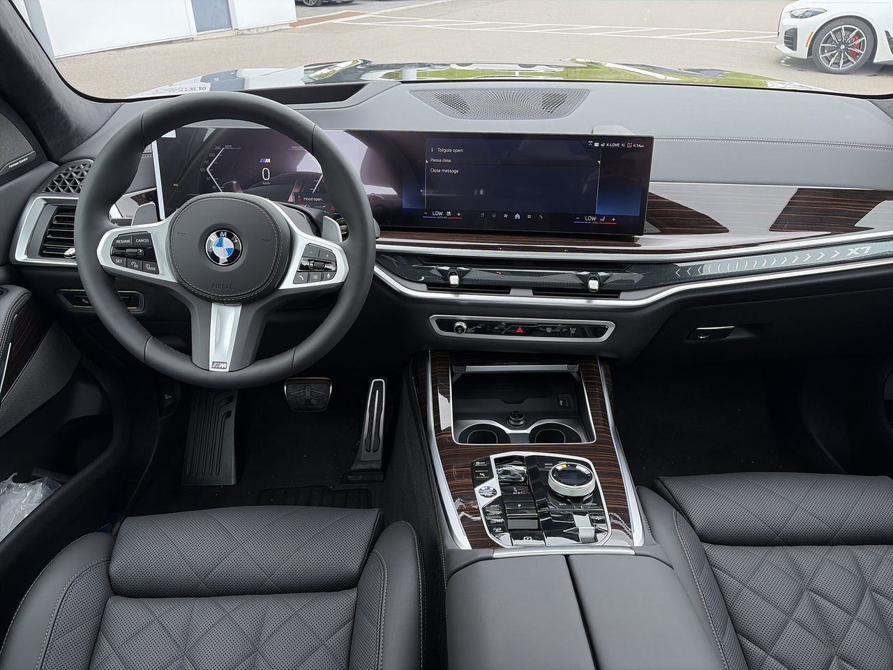 2027 BMW X7