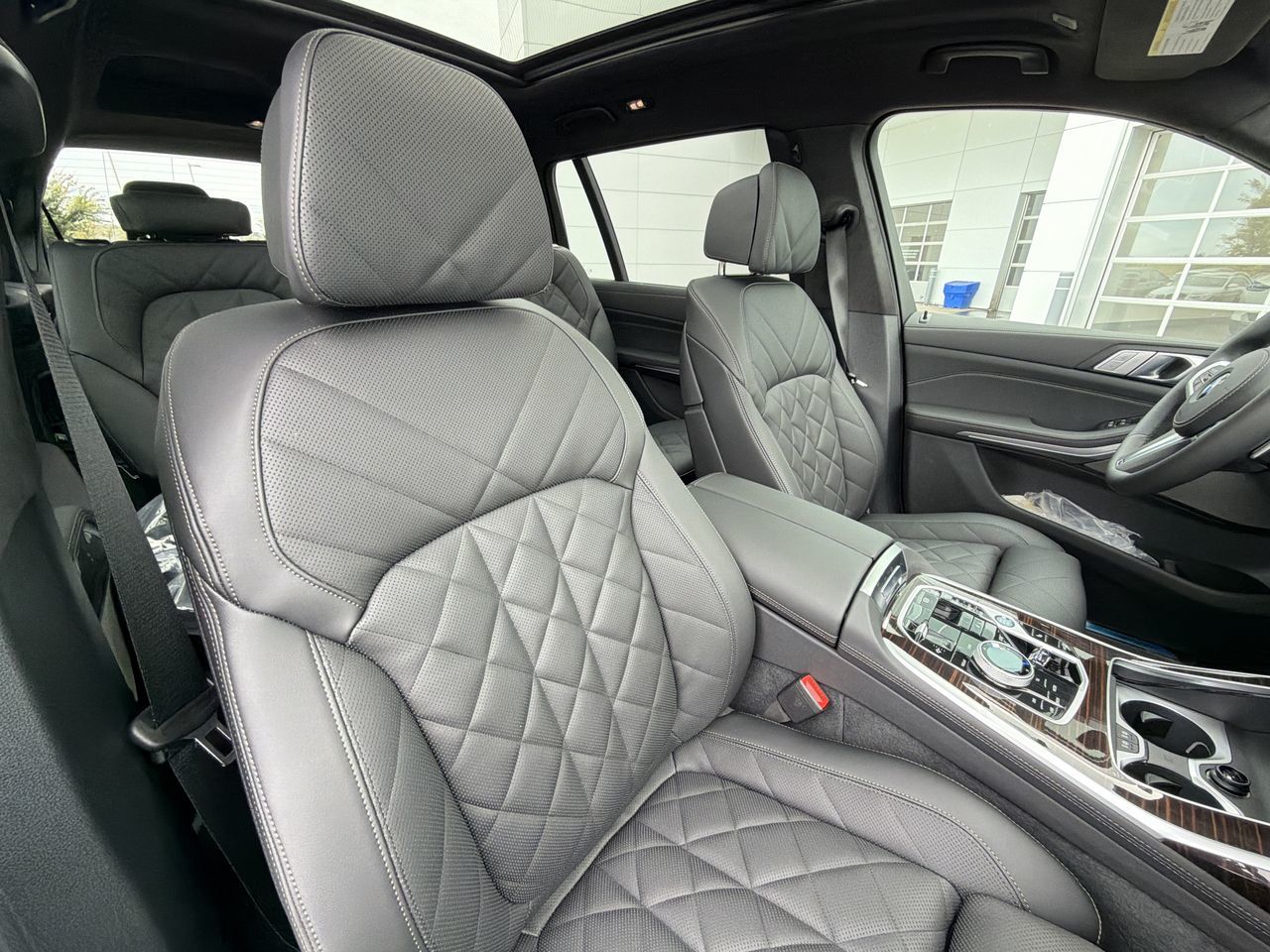 2027 BMW X7