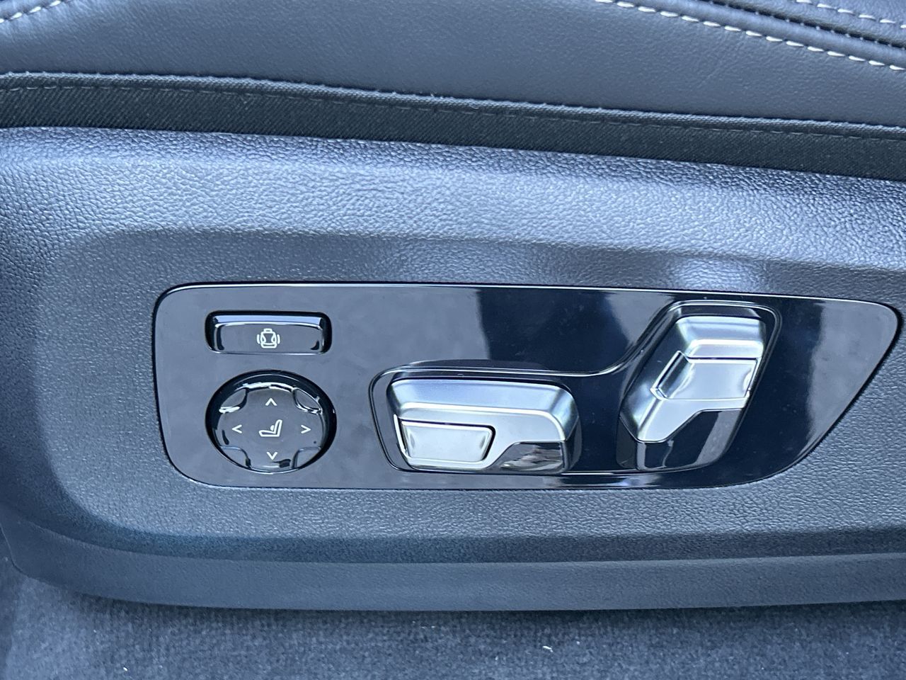 2027 BMW X7 in Aurora, Ontario