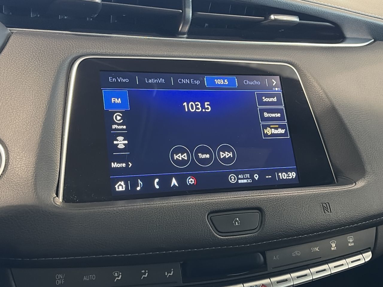 2021 Cadillac XT4 Premium Luxury AWD in Aurora, Ontario