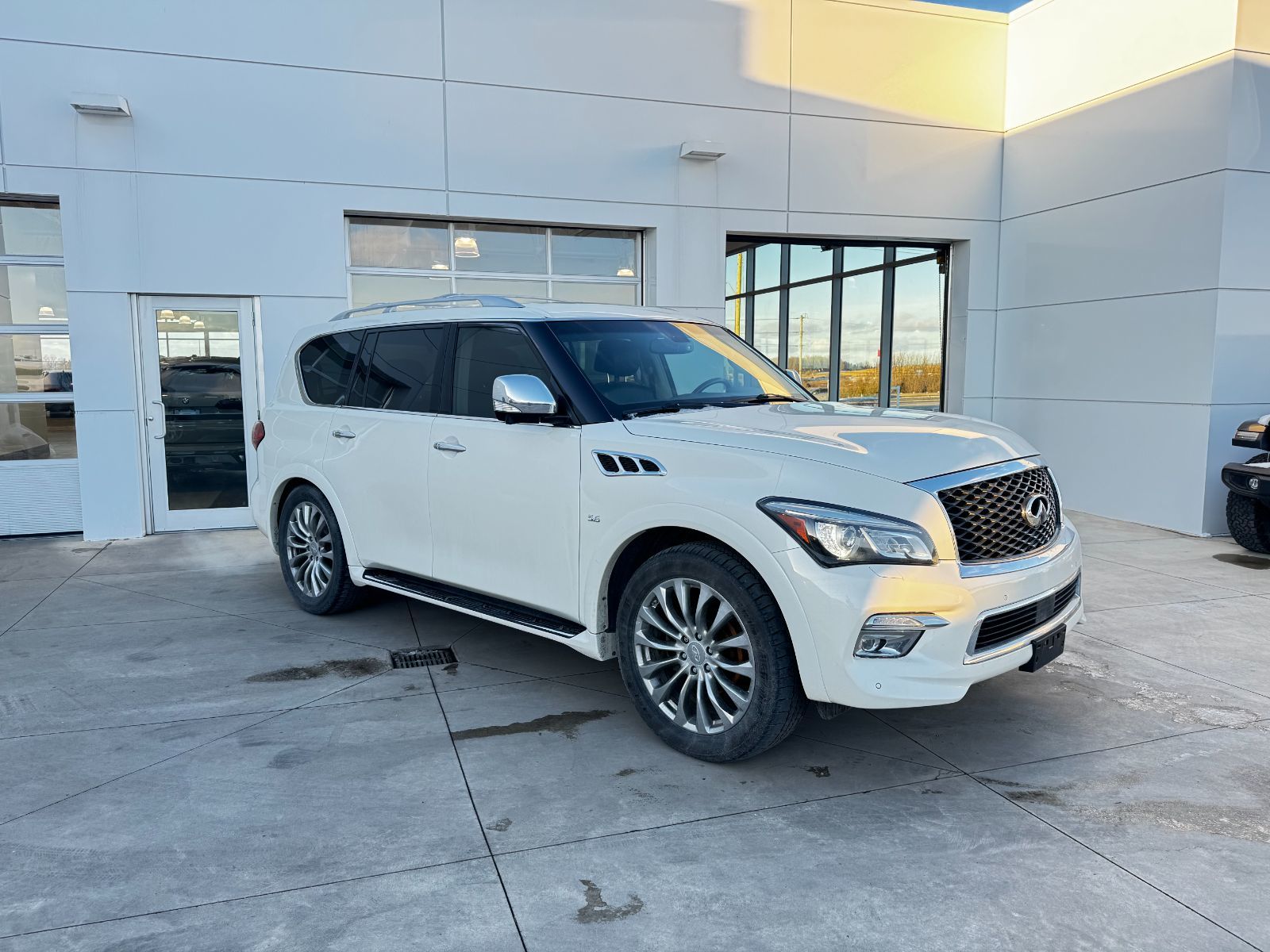 2016 Infiniti QX80 in Aurora, Ontario