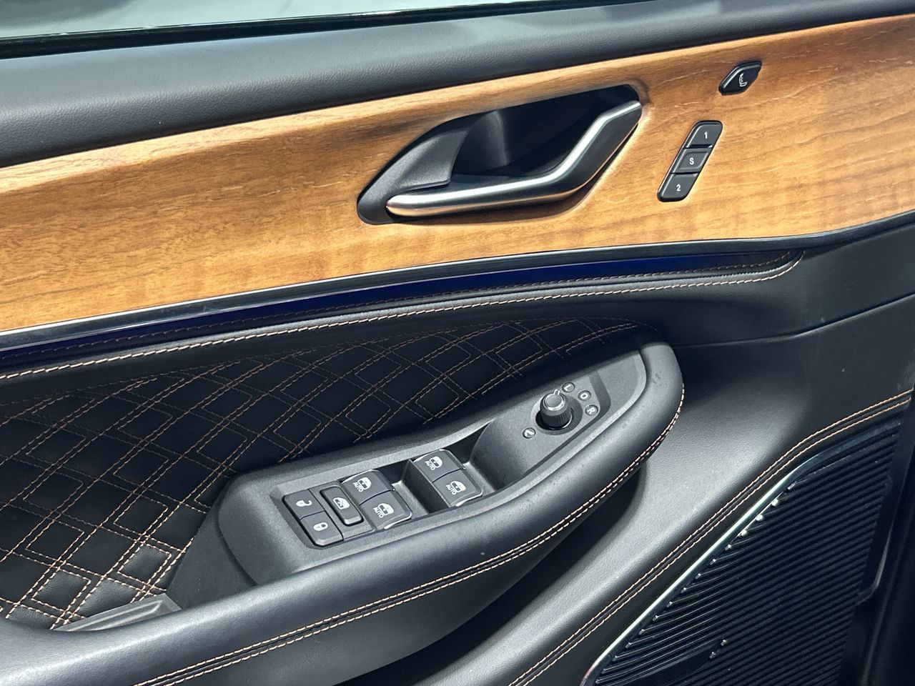 2025 Jeep Grand Cherokee L in Aurora, Ontario