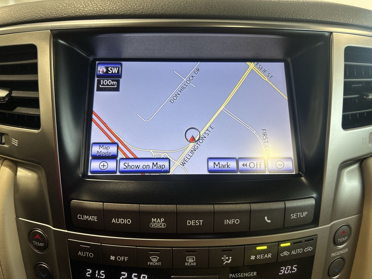 Lexus LX570  2013 à Aurora, Ontario