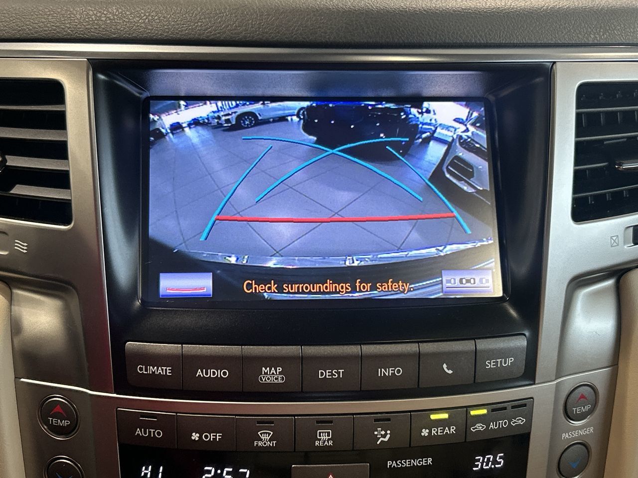 Lexus LX570  2013 à Aurora, Ontario