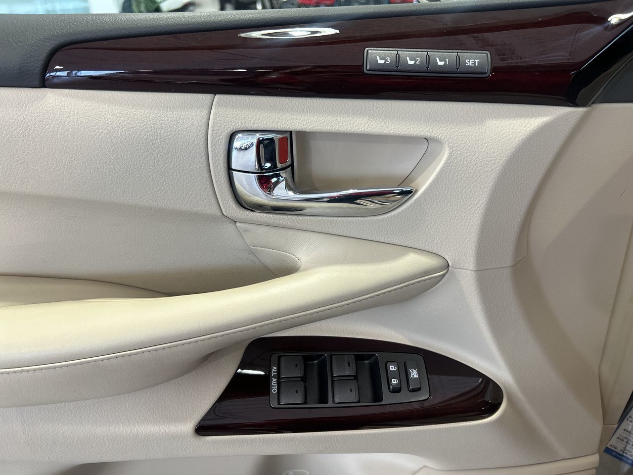 Lexus LX570  2013 à Aurora, Ontario