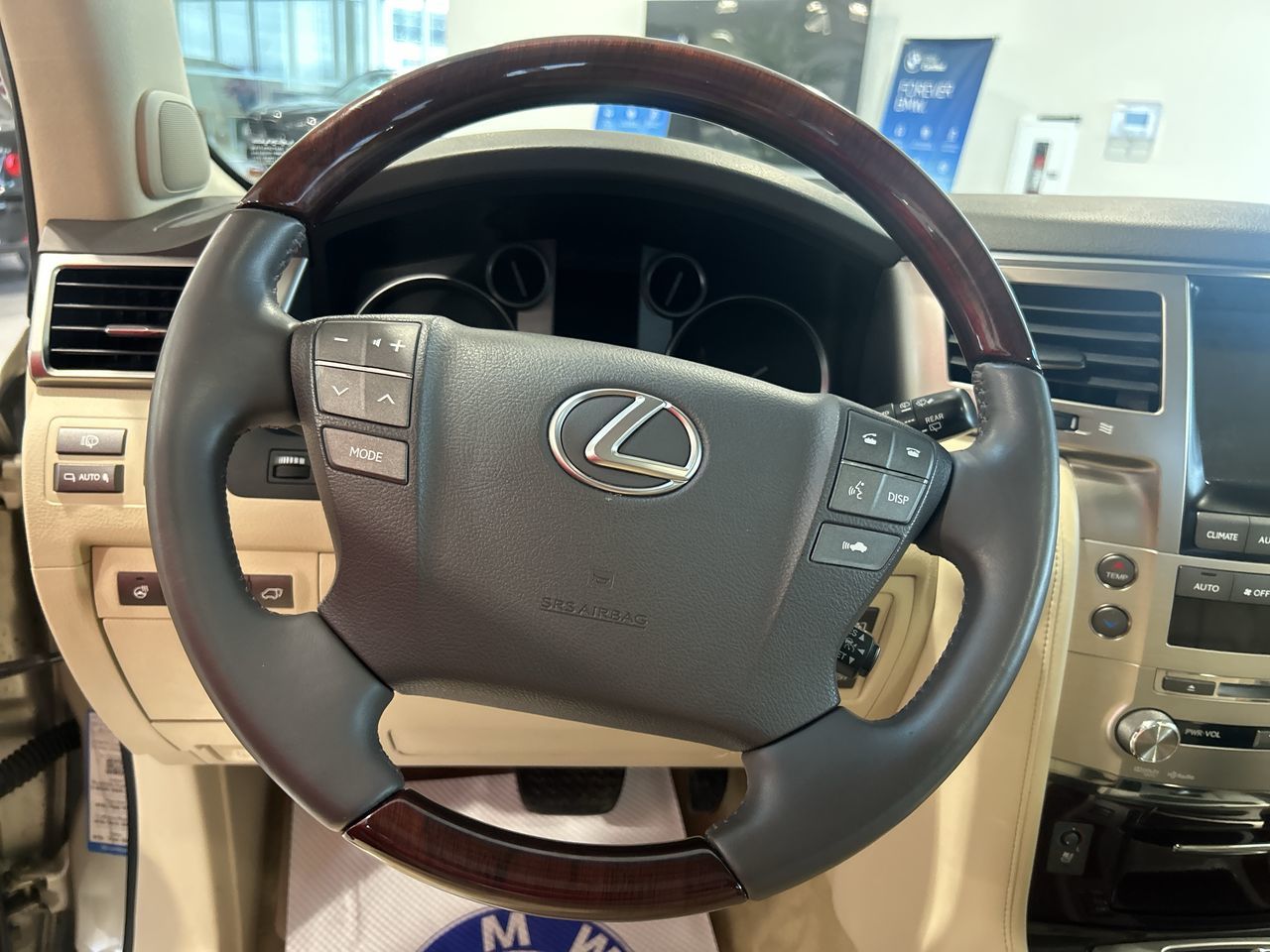 Lexus LX570  2013 à Aurora, Ontario