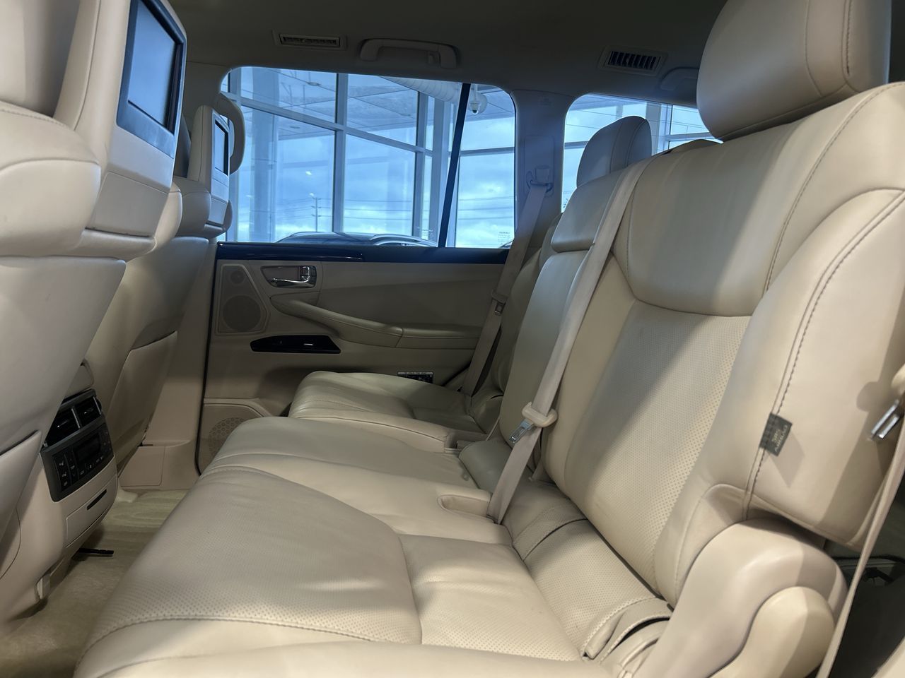 Lexus LX570  2013 à Aurora, Ontario