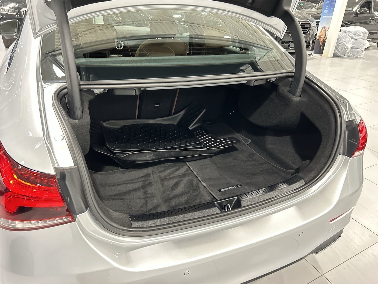 Mercedes-Benz A220 4MATIC Sedan  2022 à Aurora, Ontario