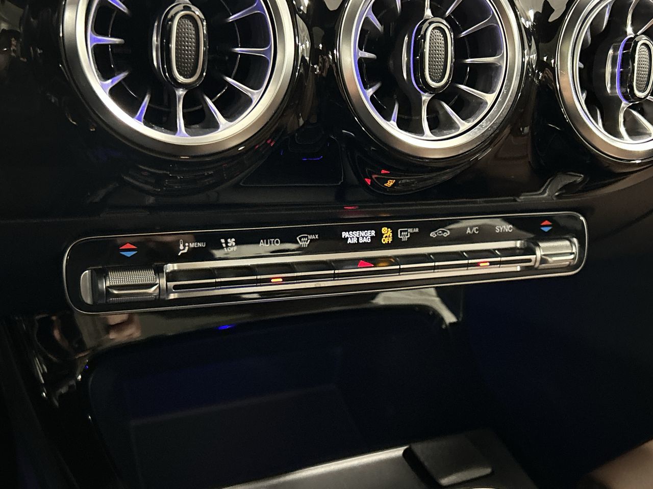 Mercedes-Benz A220 4MATIC Sedan  2022 à Aurora, Ontario