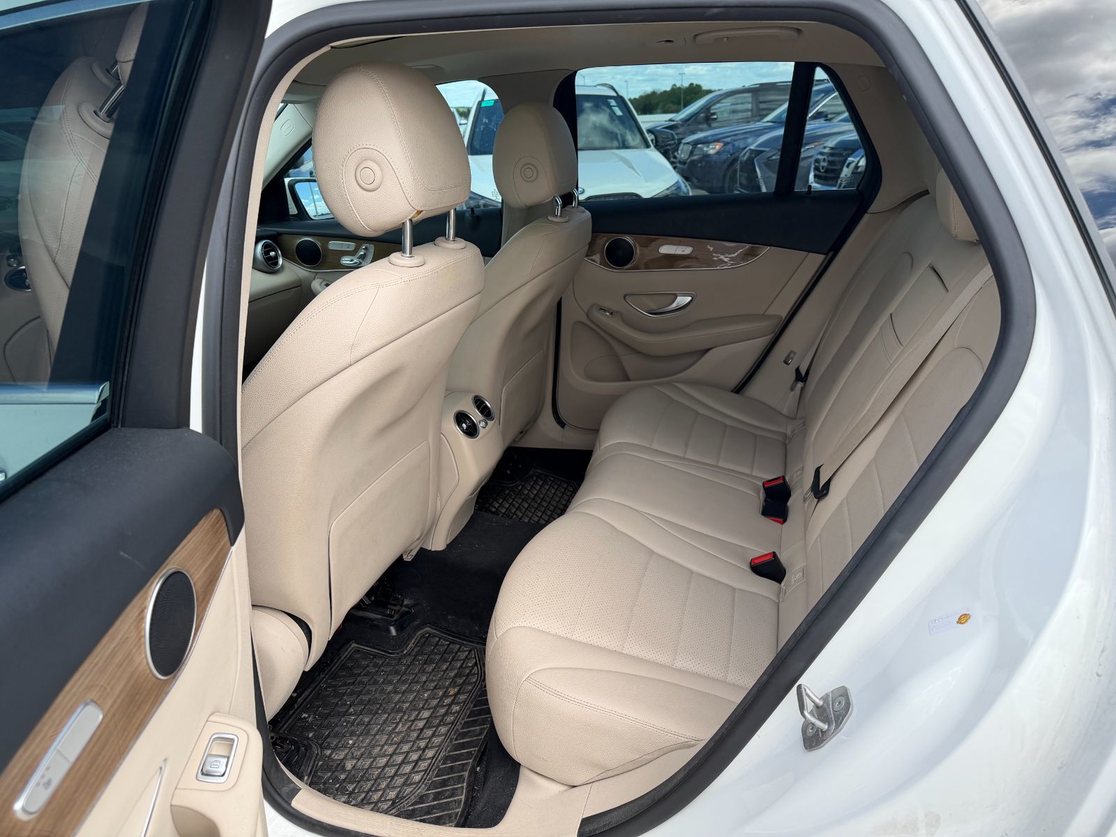 2017 Mercedes-Benz GLC300