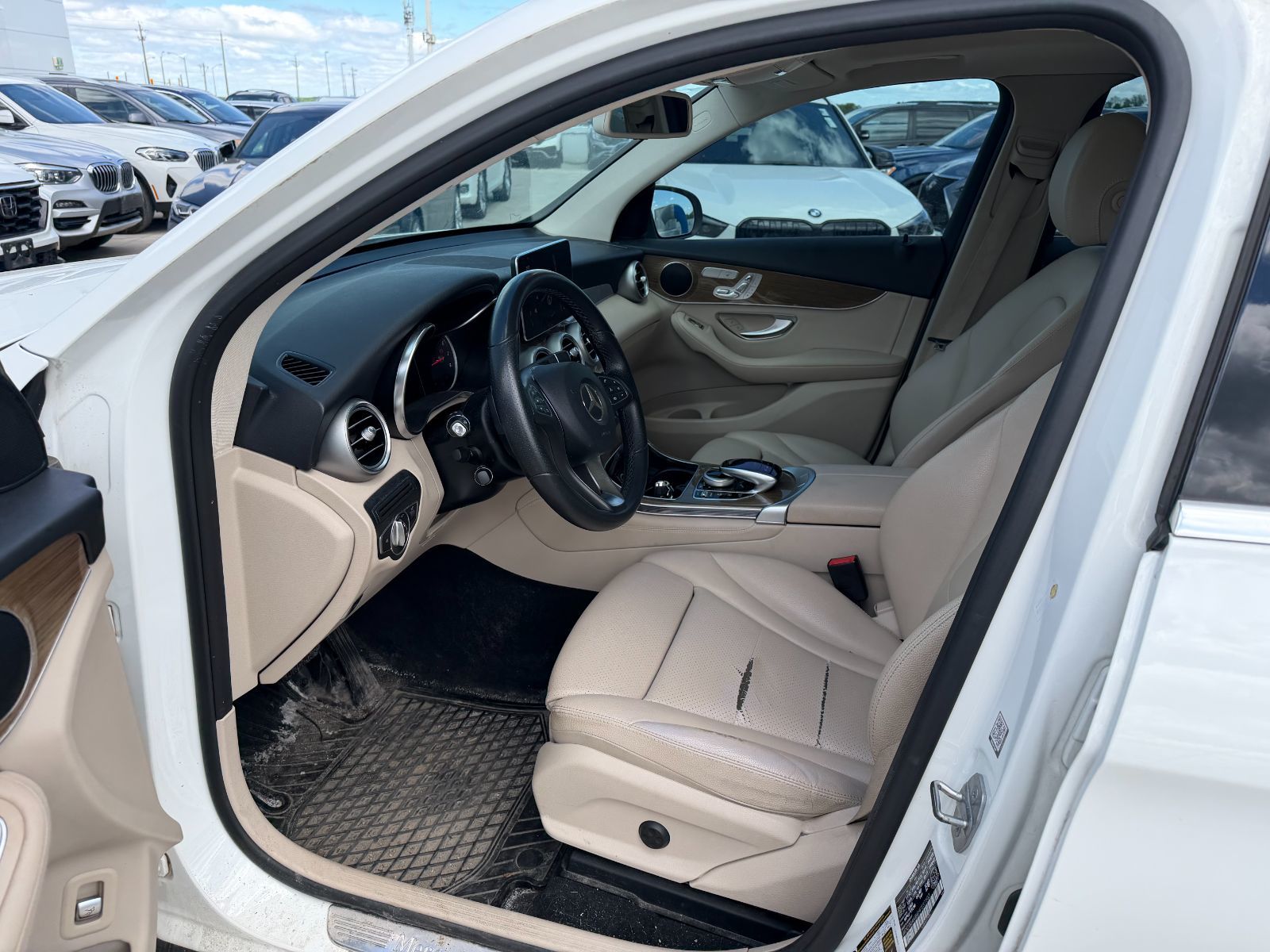 2017 Mercedes-Benz GLC300