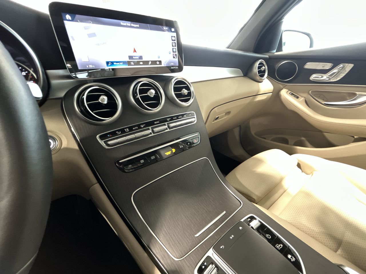 Mercedes-Benz GLC300  2021 à Aurora, Ontario