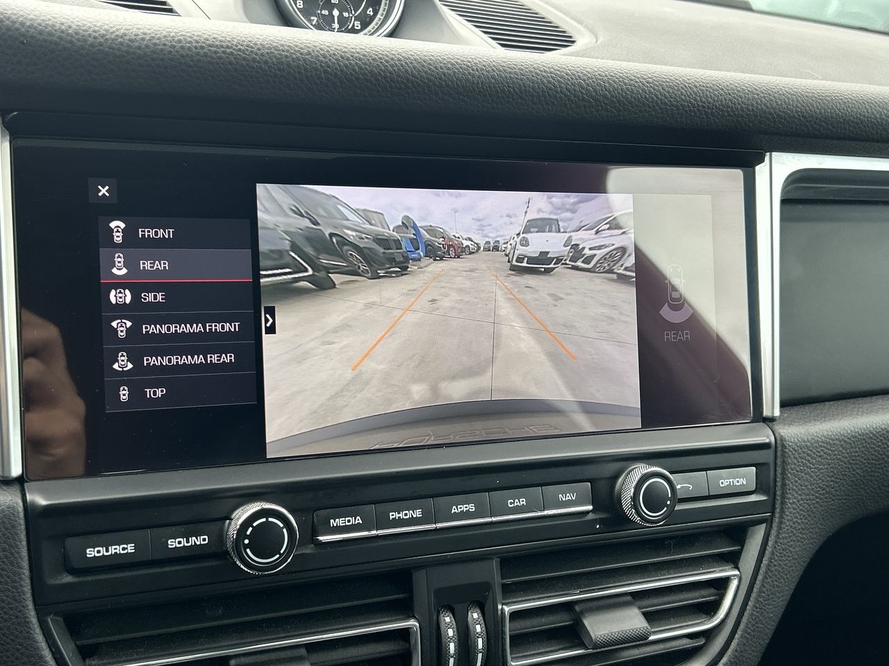 2020 Porsche Macan
