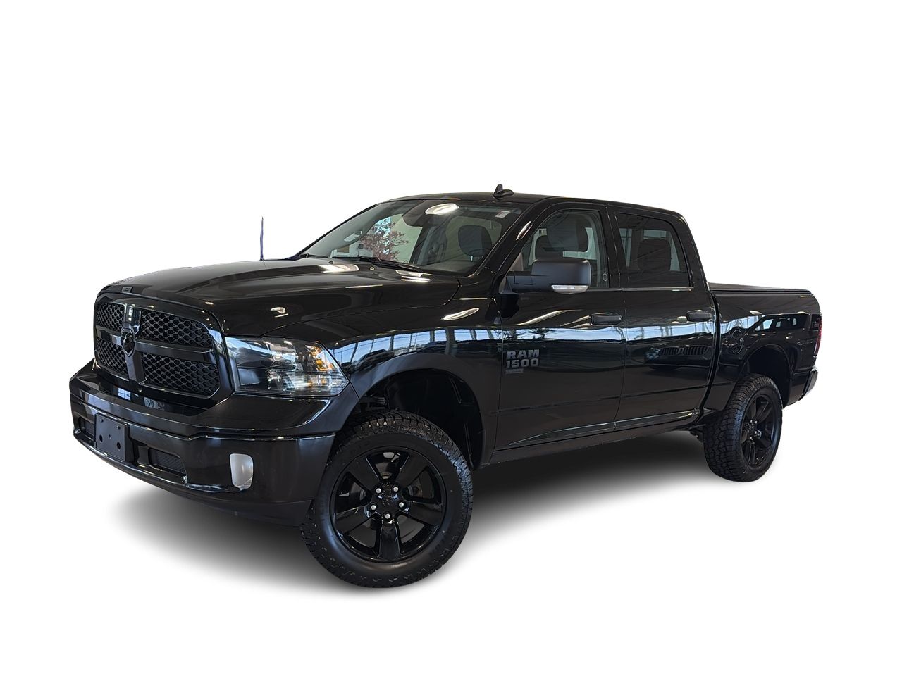 2023 RAM 1500 Classic Crew Cab 4x4 (DS) SLT (140.5 WB 5'7 Box) SWB Black Appearance Group