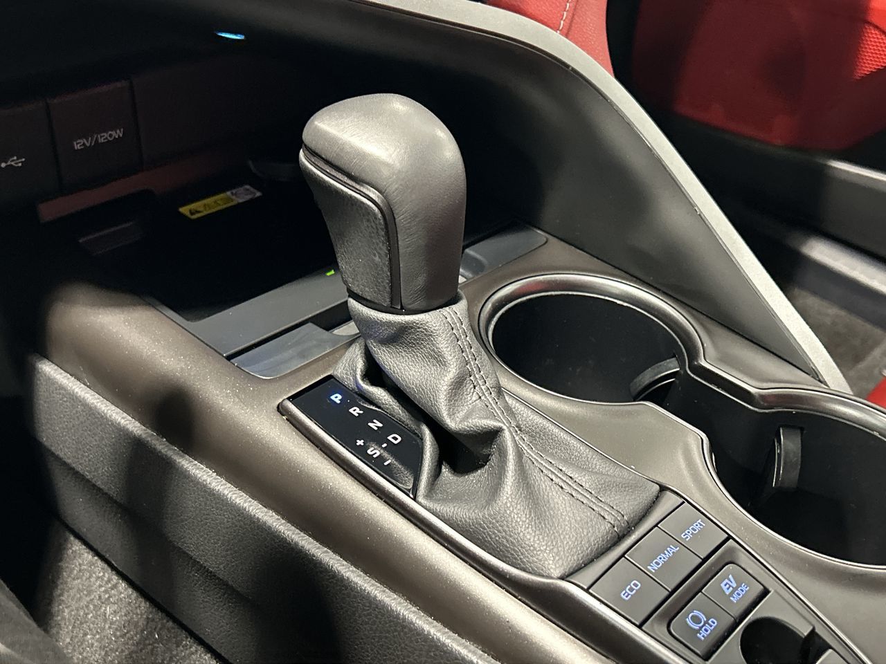 Toyota Camry Hybrid  2024 à Aurora, Ontario
