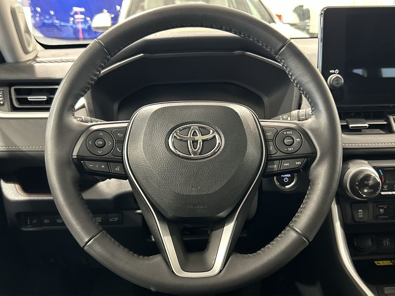Toyota RAV4 Hybrid  2023 à Aurora, Ontario