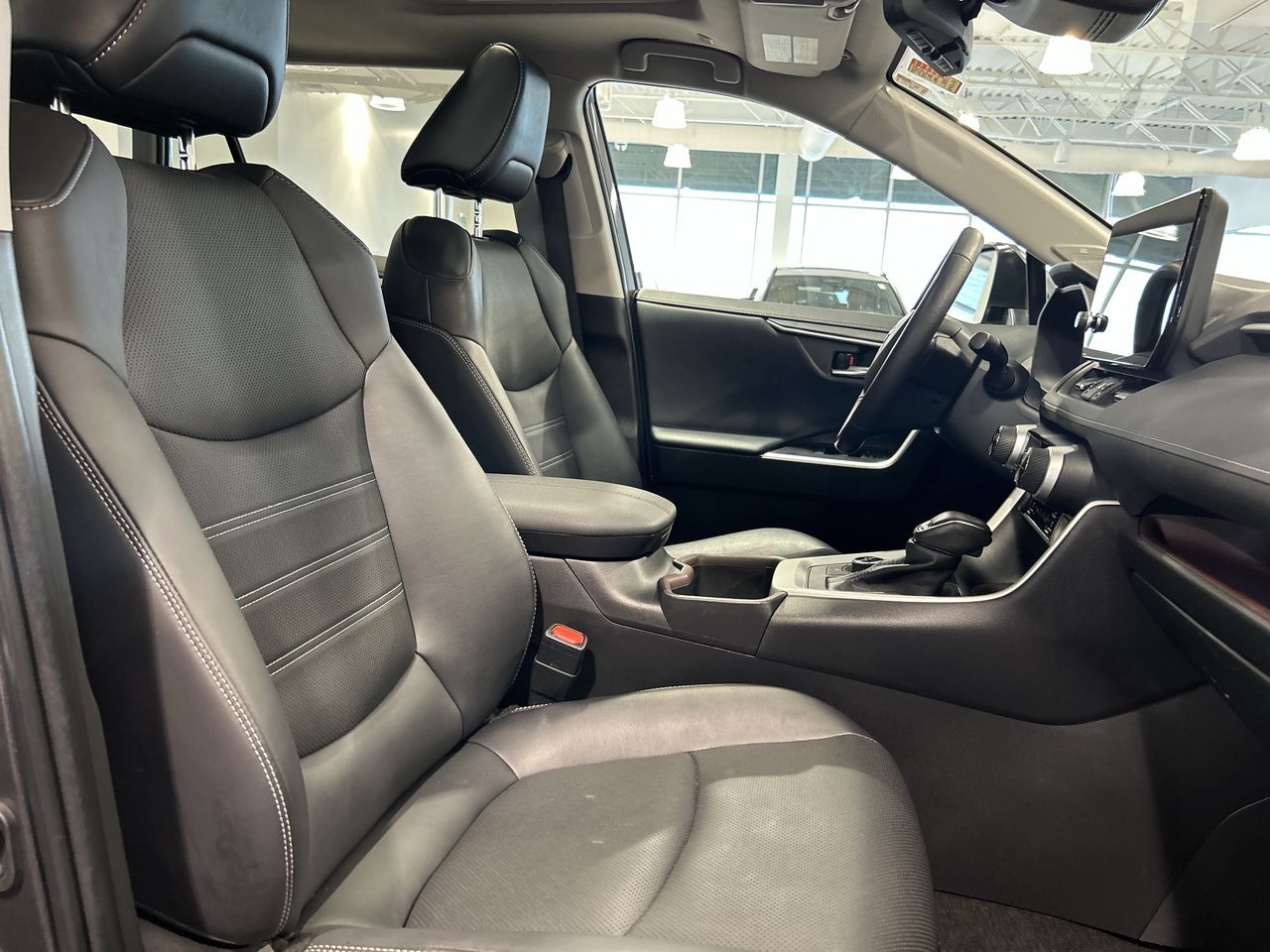 Toyota RAV4 Hybrid  2023 à Aurora, Ontario