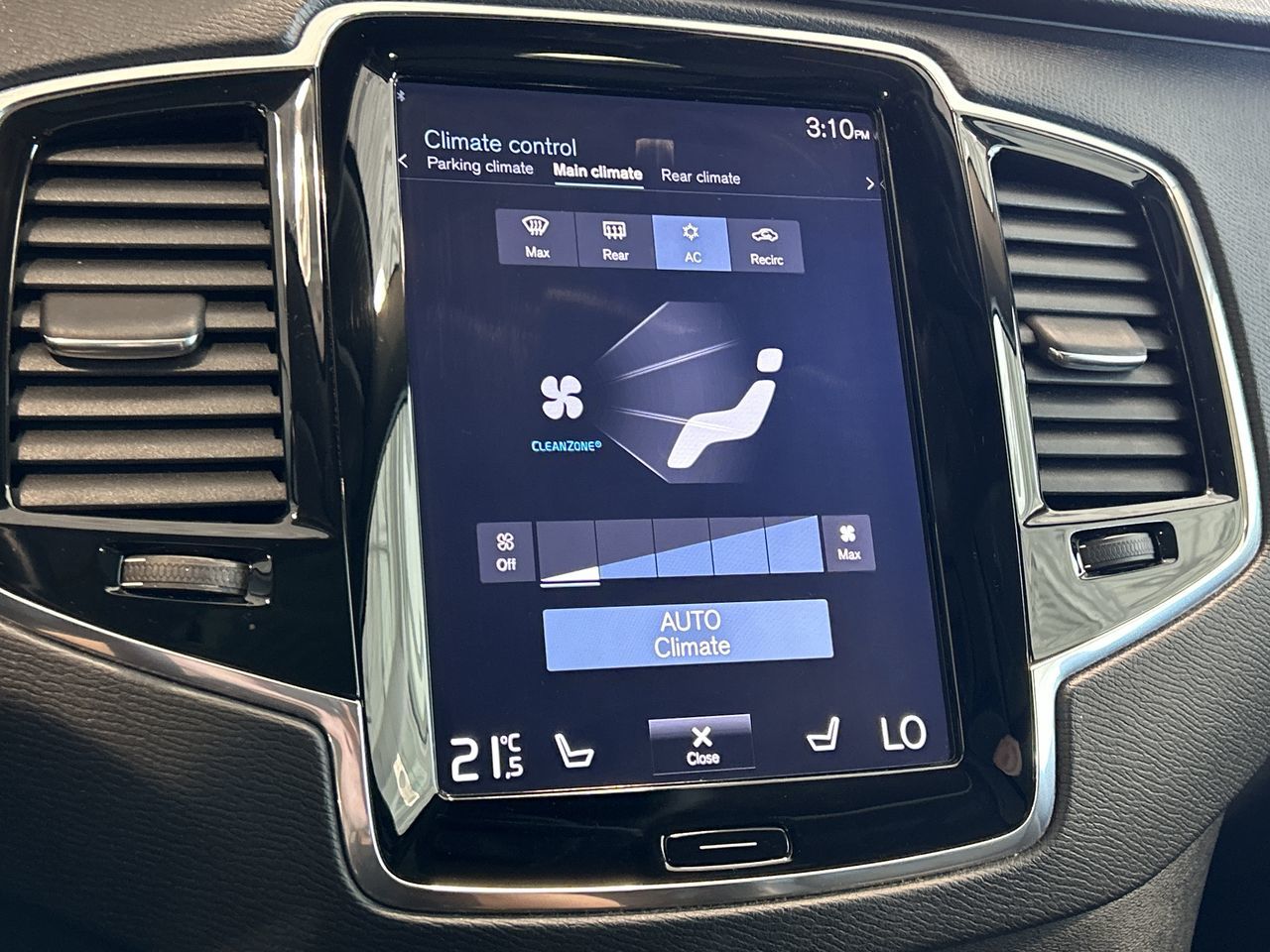 2018 Volvo XC90 in Aurora, Ontario