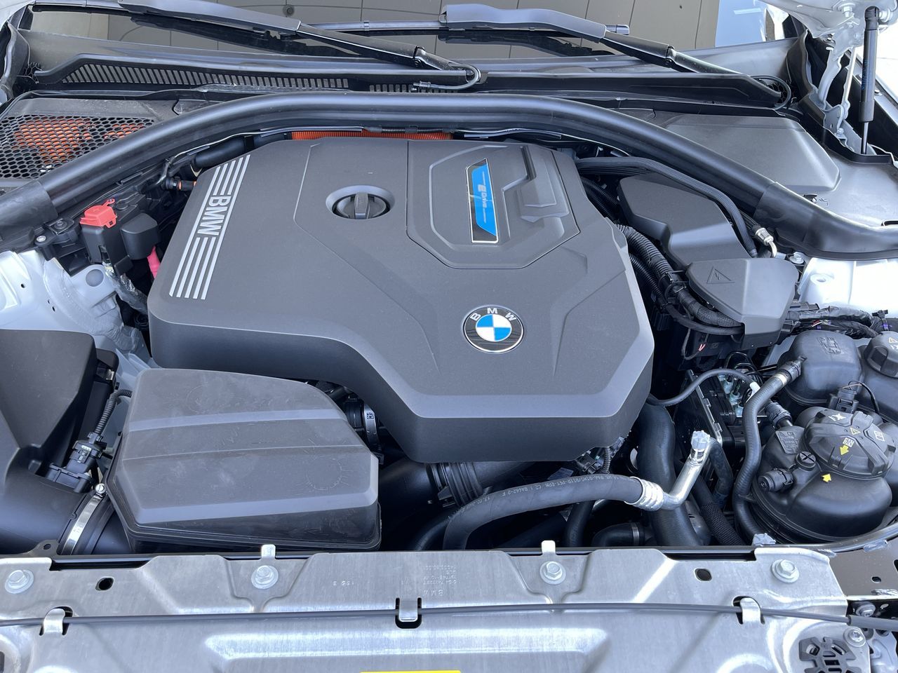 BMW 3 Series PHEV  2023 à Calgary, Alberta