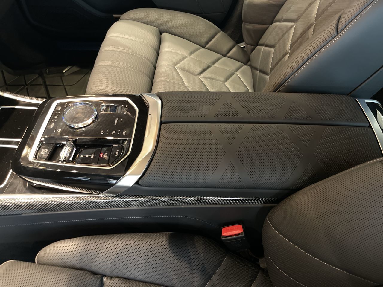 2025 BMW 7 Series Sedan in Calgary, Alberta