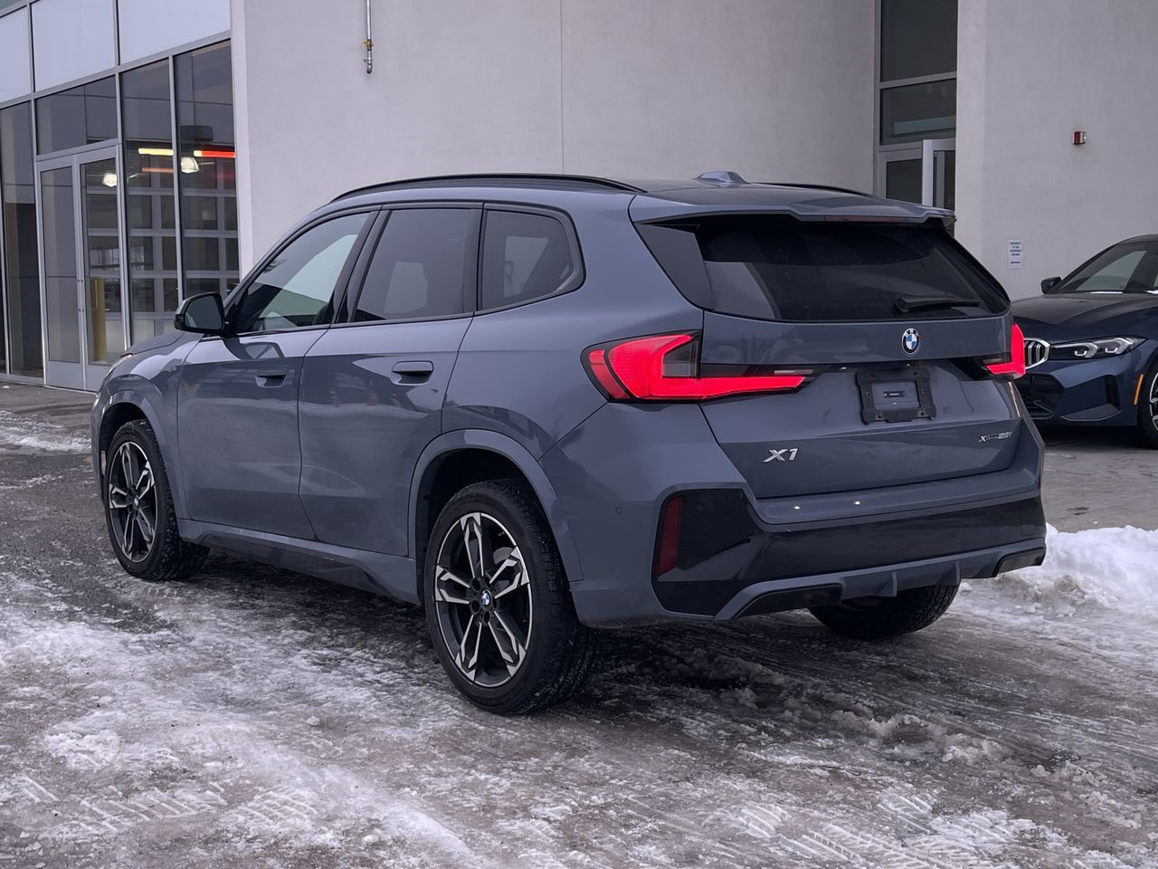 BMW X1  2023 à Calgary, Alberta