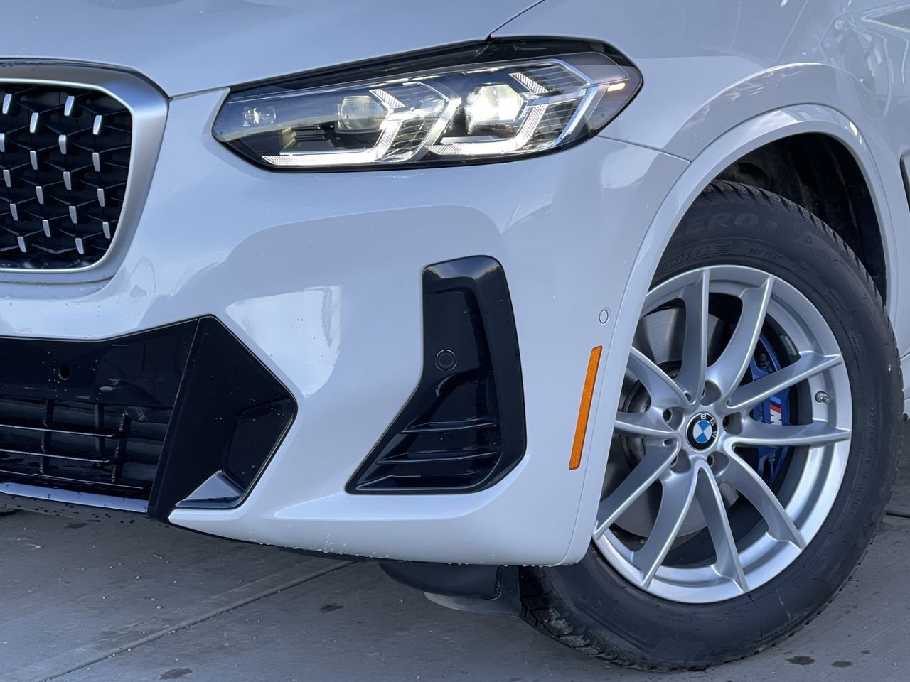 BMW X4  2023 à Calgary, Alberta