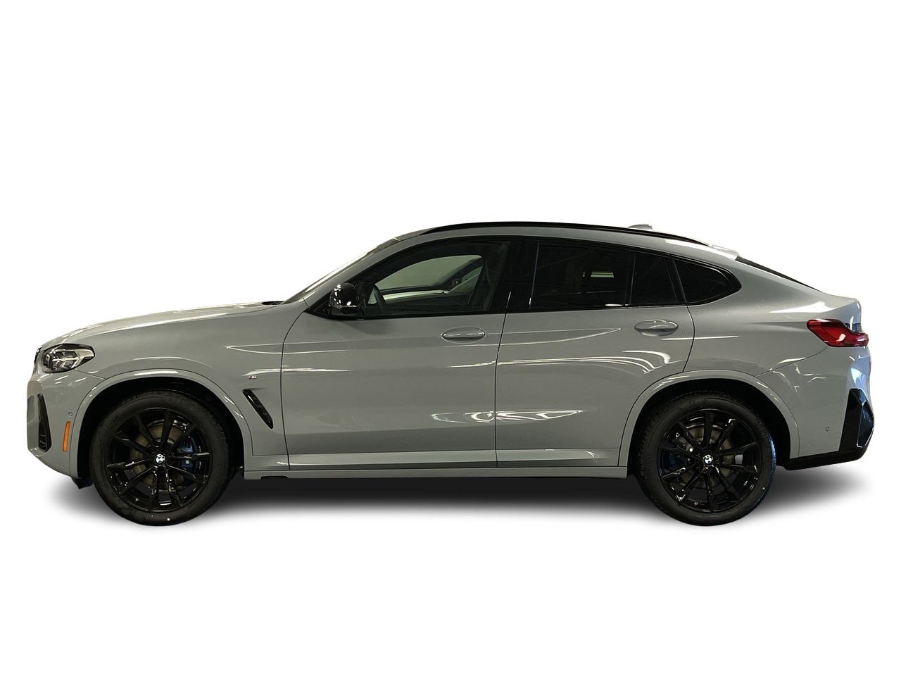 2023 BMW X4