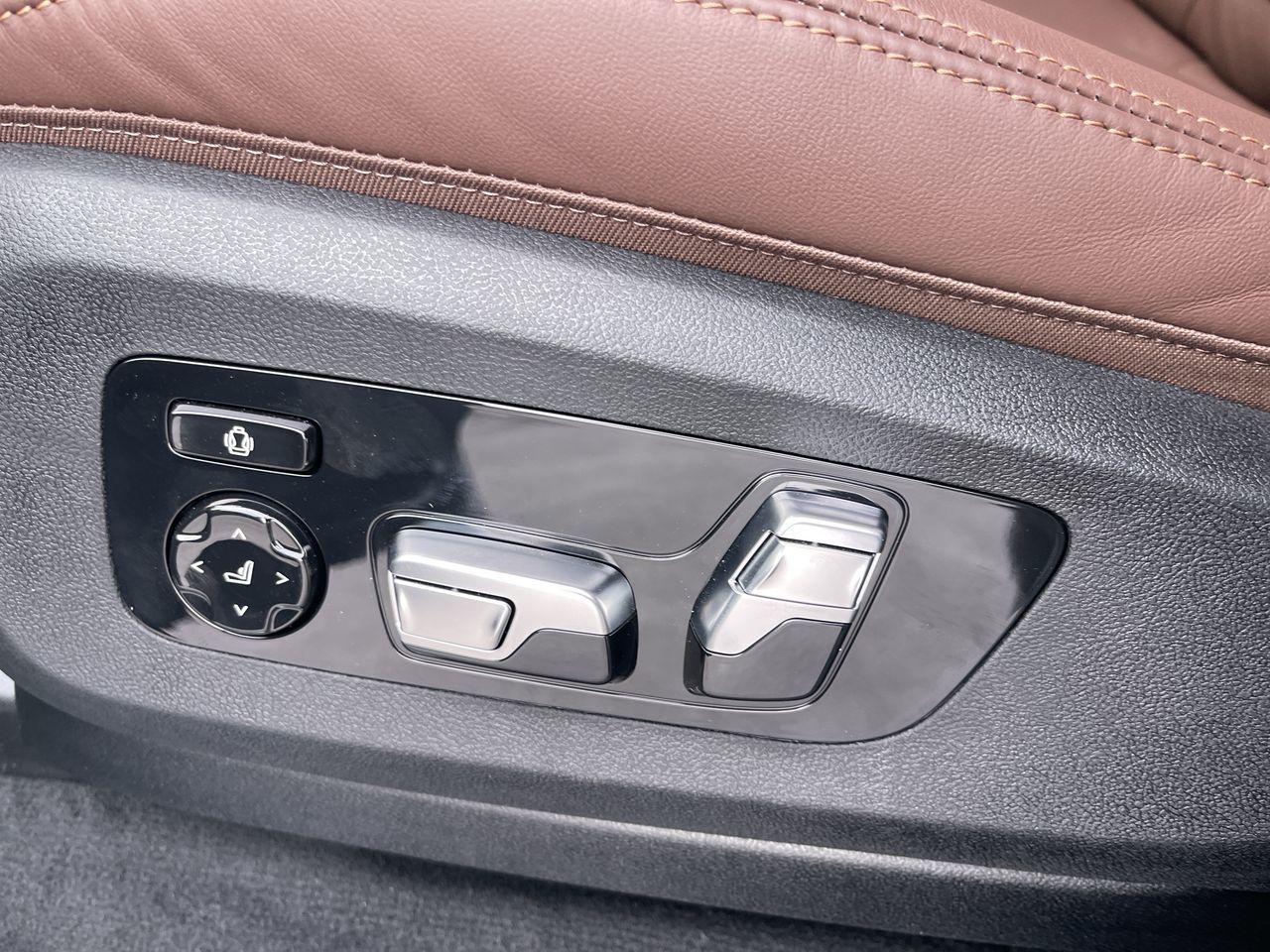 2026 BMW X5 PHEV in Calgary, Alberta