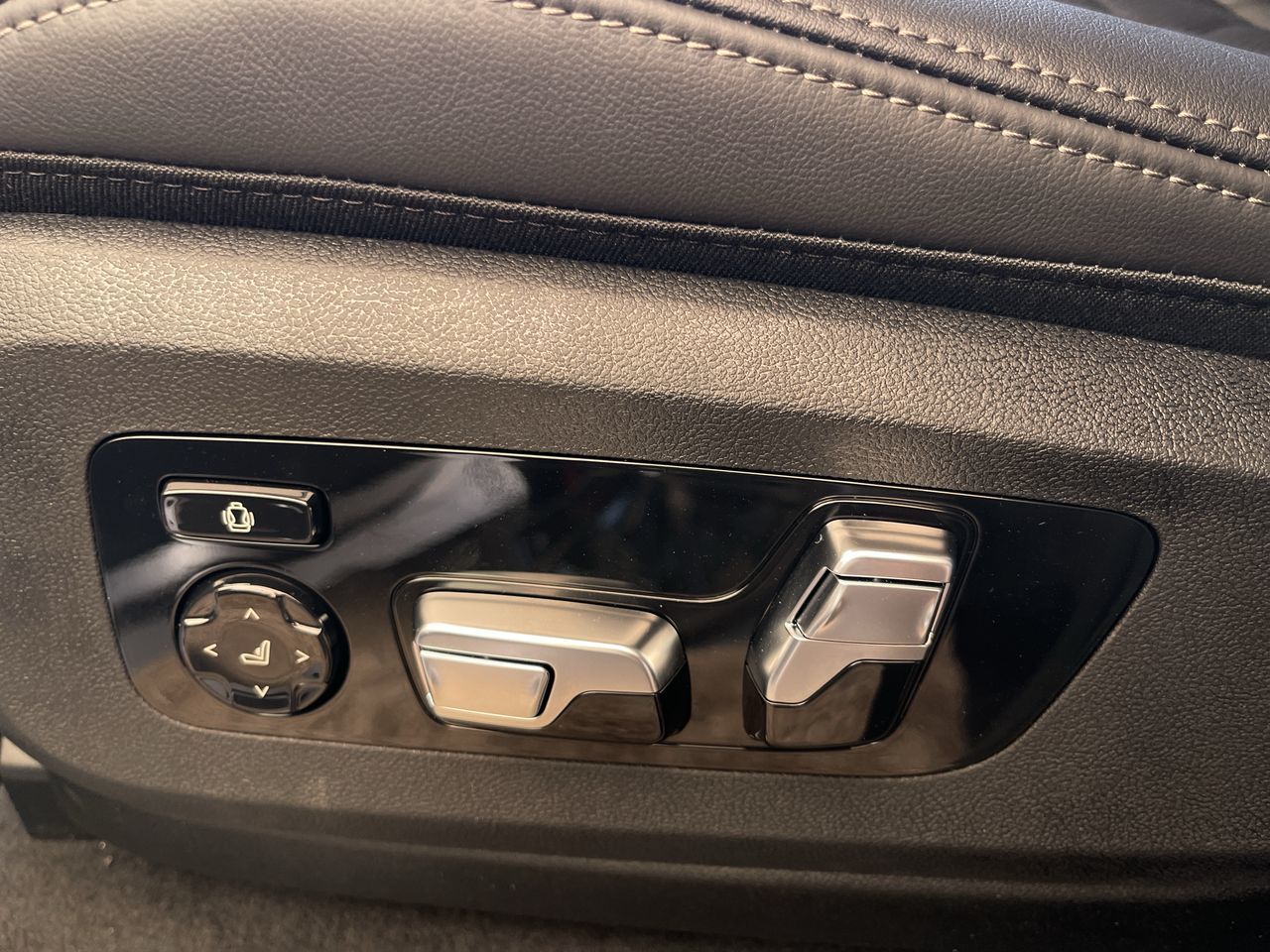 2026 BMW X5 PHEV in Calgary, Alberta