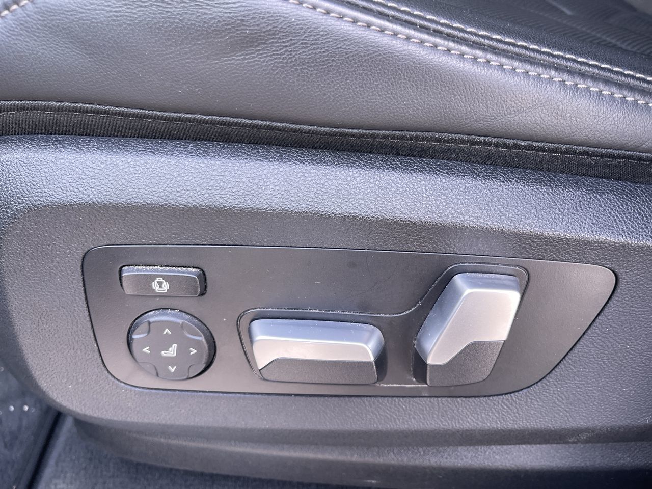 BMW X5  2024 à Calgary, Alberta