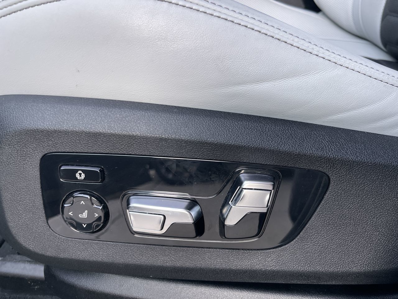 2022 BMW X6 M in Calgary, Alberta